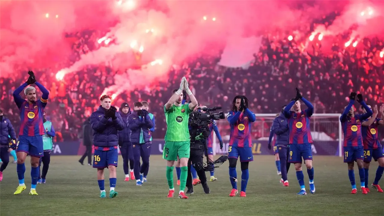 تقرير طبي صادم.. إصابة نجم برشلونة تهدد مسيرته الكروية بالاعتزال النهائي بعد الانتكاسة الأخيرة